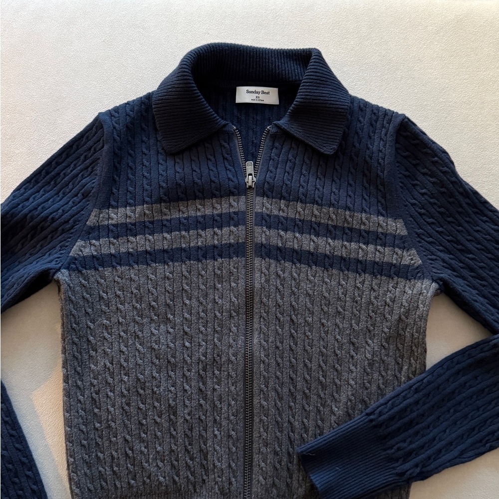 aritzia zip up sweater